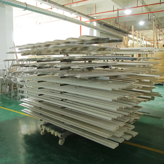 Puerta de entrada de acero de primera calidad: combina resistencia, durabilidad y estilo para una entrada segura e impactante a su hogar.