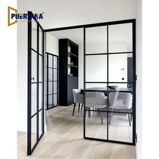 Puertas francesas interiores de aluminio y vidrio con aspecto de acero minimalista de estilo moderno que dividen las paredes de vidrio.